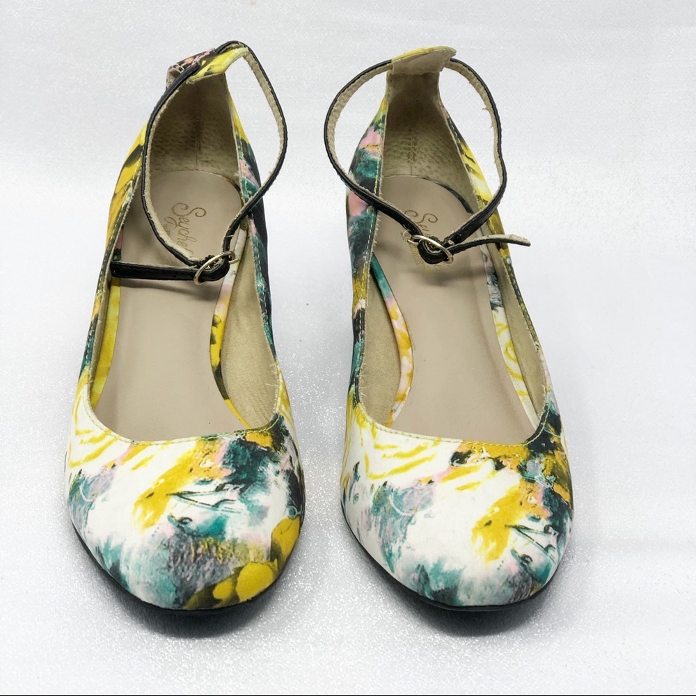 Seychelles Women Size 7.5 Floral Pumps
